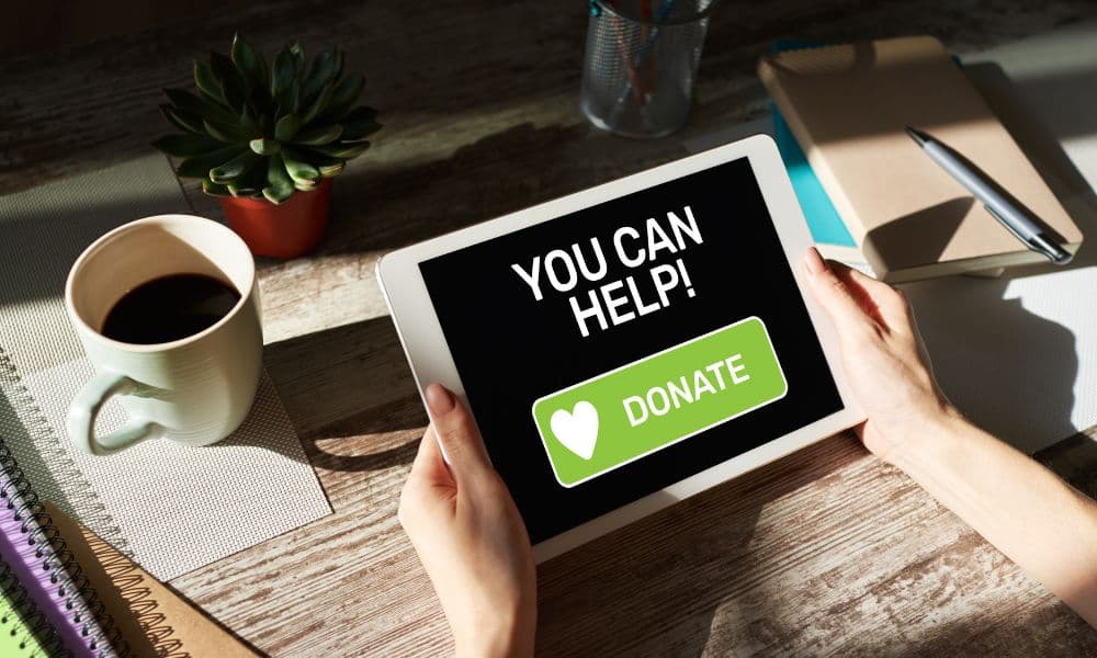 4 Advantages of Online Fundraising for Team Sports
