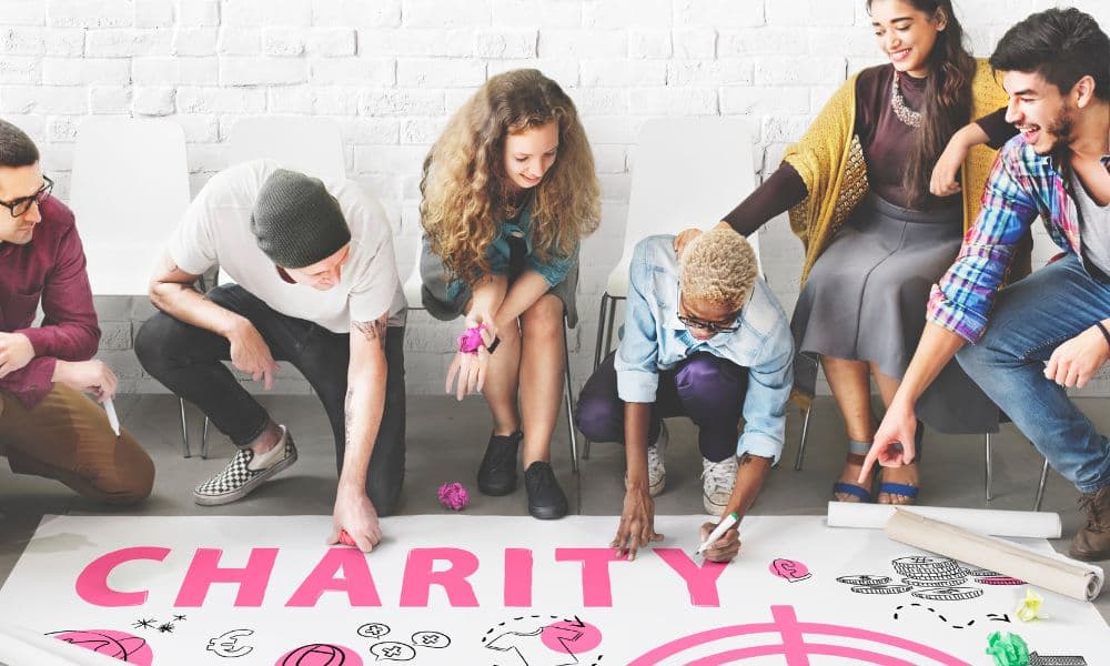 4 Ways To Get Alumni Involved in Your Fundraiser